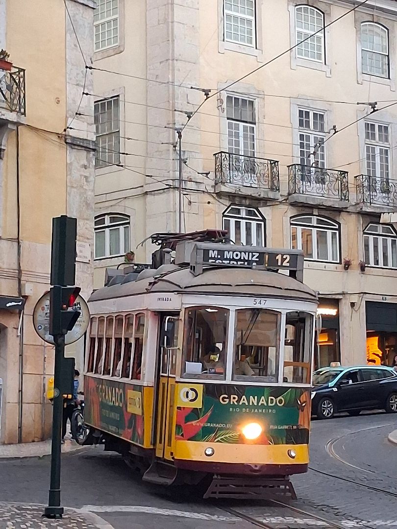 Historische Straßenbahn in Lissabon, Portugal