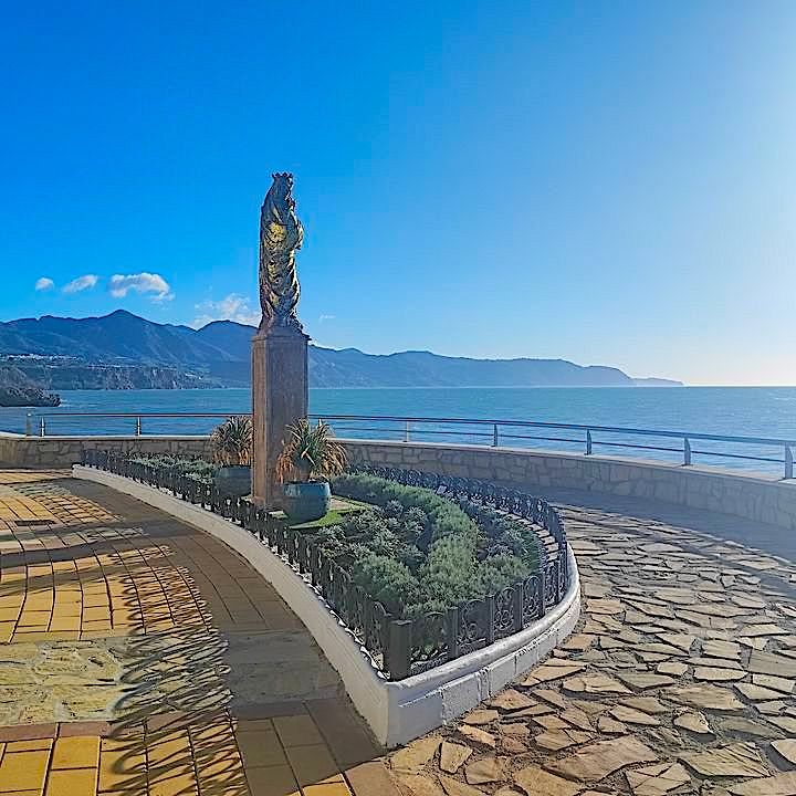 An der Küste von Nerja in Andalusien