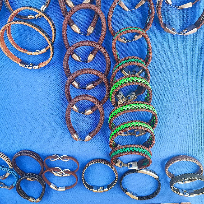 Kunsthandwerkmarkt in Cádiz, Spanien