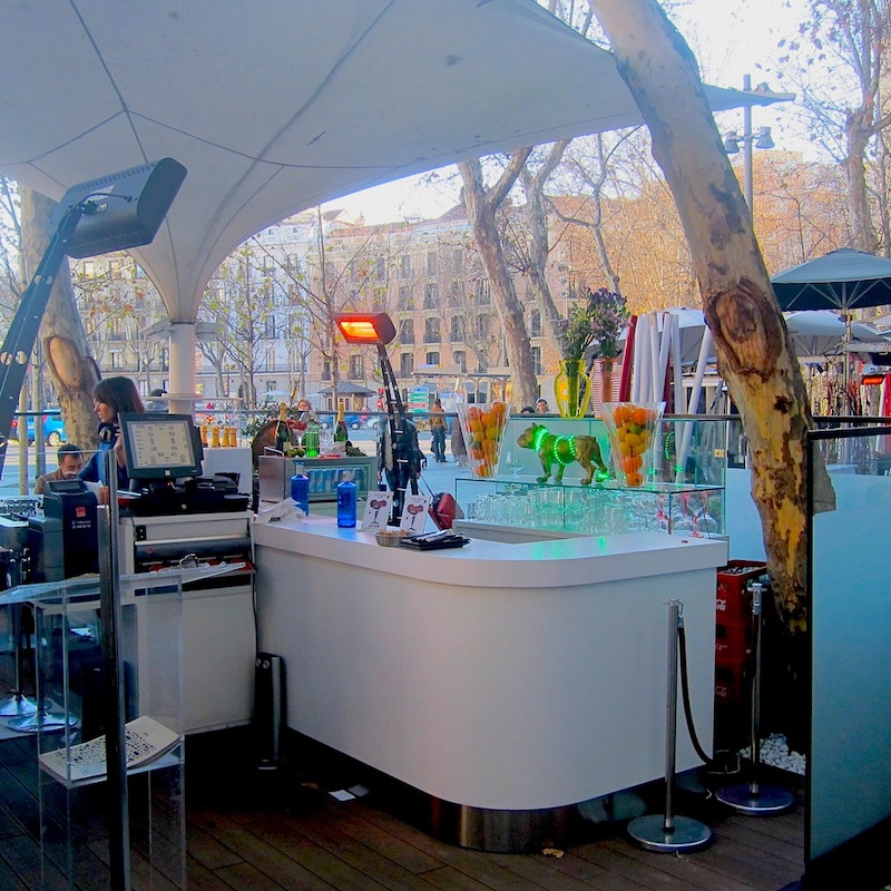 FANCY BAR AT PUERTA DE ALCALÁ