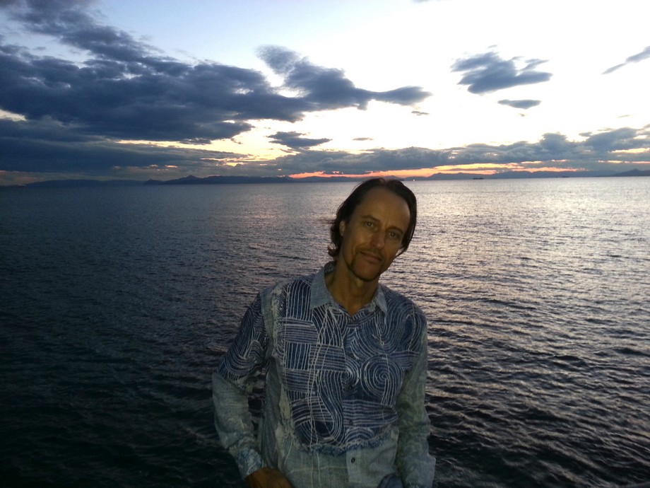 A great city close to the sea