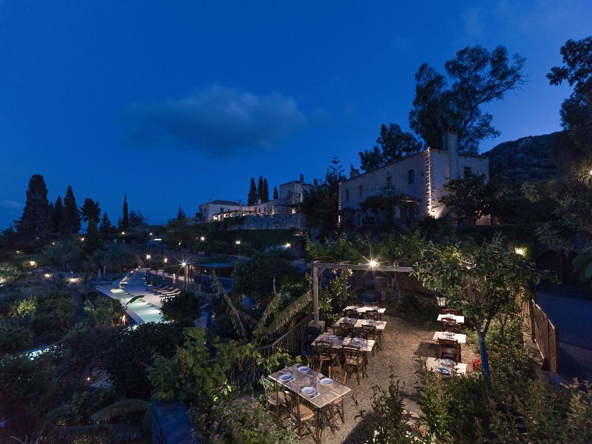 Kinsterna Hotel - Linos tavern 