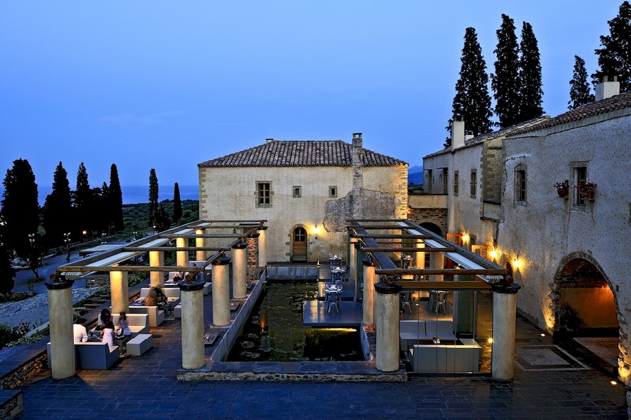 How about a drink in this fancy patio? (Photo: Kinsterna Hotel)